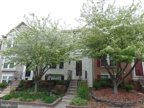3rd image of 6207 Abbottsbury Row
