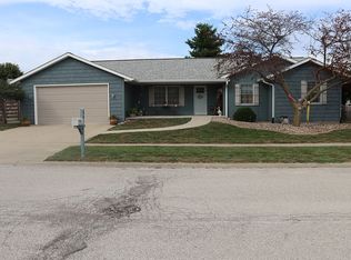 403 Wintergreen Dr, Chatham, IL 62629