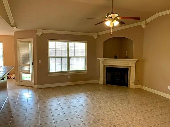 5th image of 411 E Meadow Wood Ln
