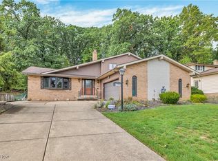 6794 Karen Dr, Seven Hills, OH 44131
