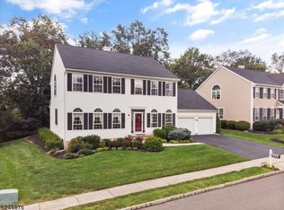 33 Abraham Rd, Whitehouse Station, NJ 08889