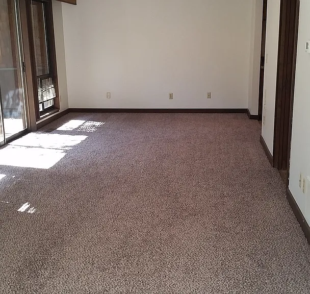 808 Queen Ave — Photo 3