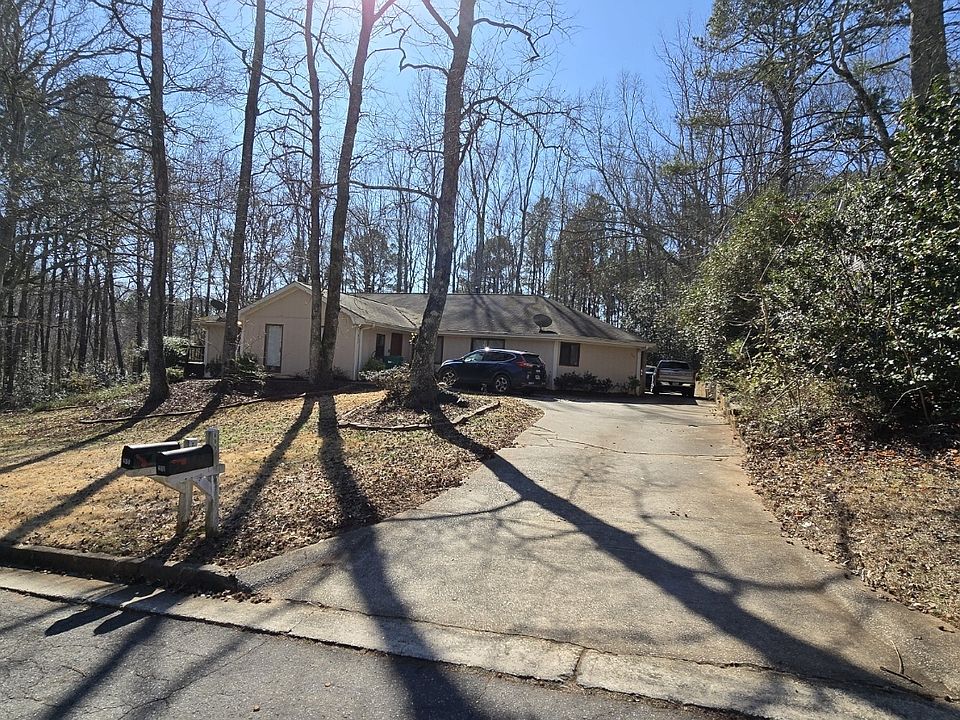 1st image of 209 Hillcrest Dr