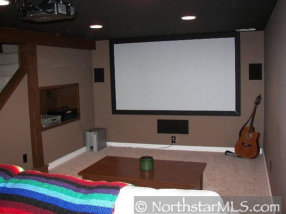 Theater room w/100" built in screen