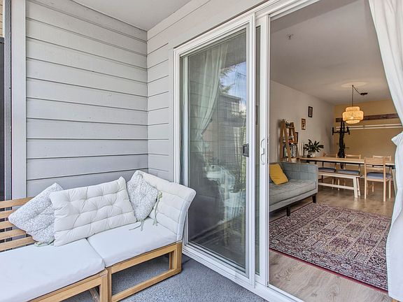 4th image of 40140 Willow Cres #304