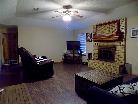 3rd image of 2302 10th St