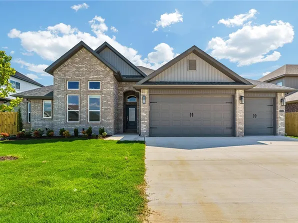 2208 Charles St, Pea Ridge, AR 72751