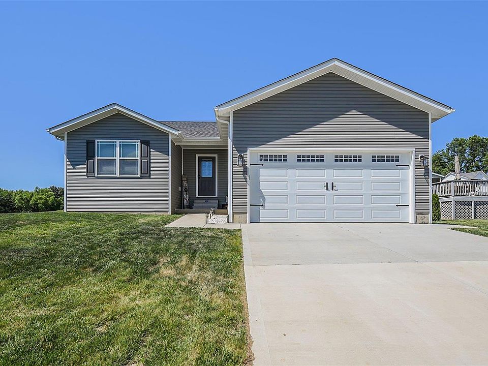 1st image of 1194 Radcliffe Dr