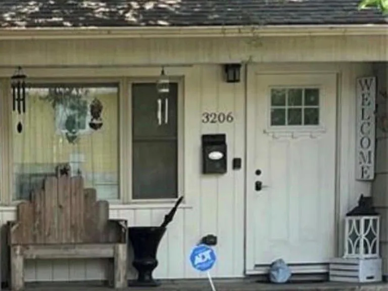 3206 Jarvis St — Photo 6