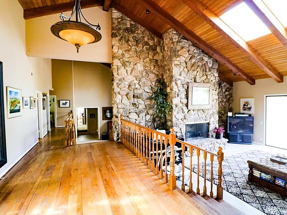 5th image of 4515 Valley Spring Dr