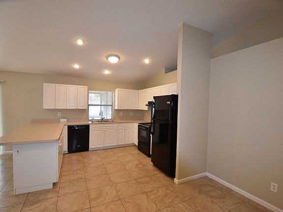 3rd image of 214 SE 5th Pl