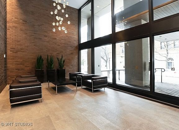 2nd image of 2650 N Lakeview Ave APT 410