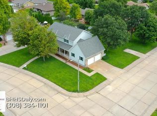 2421 Riverview Dr, Grand Island, NE 68801