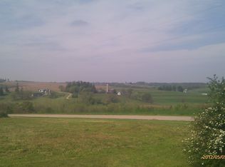 6889 Bondele Ln, Gratiot, WI 53541