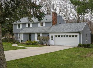 17 Timberlake Dr, Orchard Park, NY 14127
