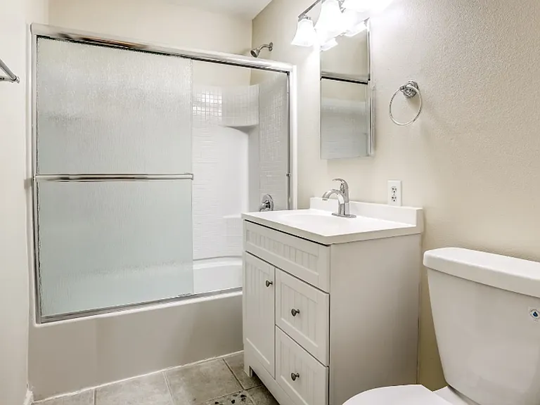 Mitchell Street Apartments — Photo 7