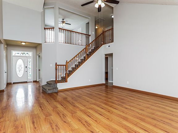 4th image of 401 Creekstone Dr