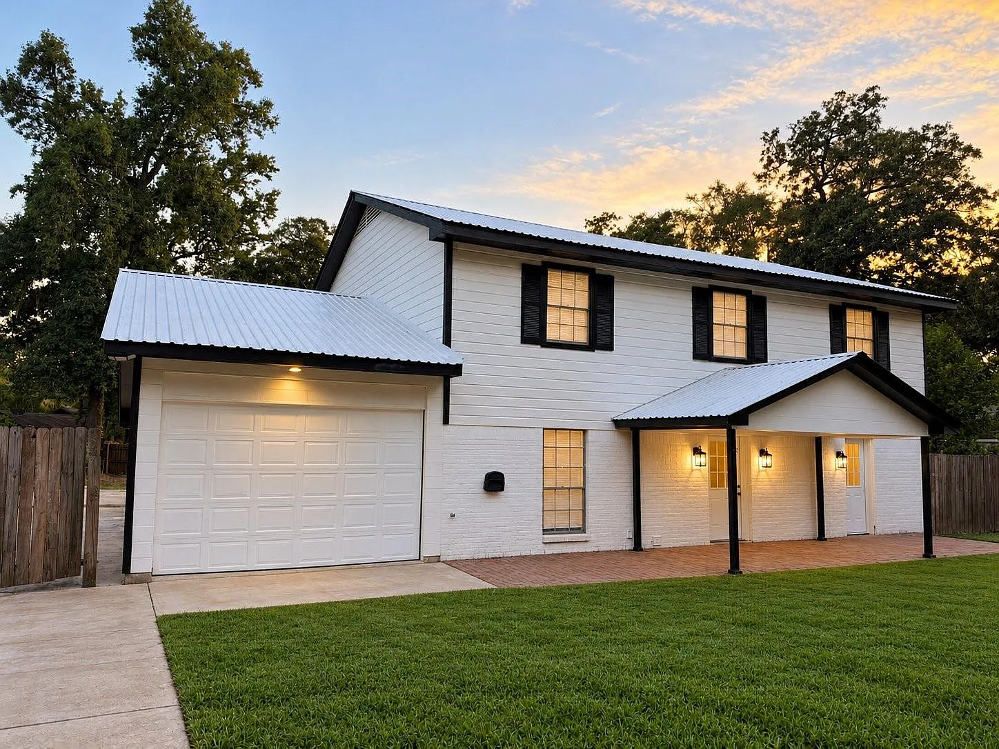 916 Brook Forest Dr — Photo 2