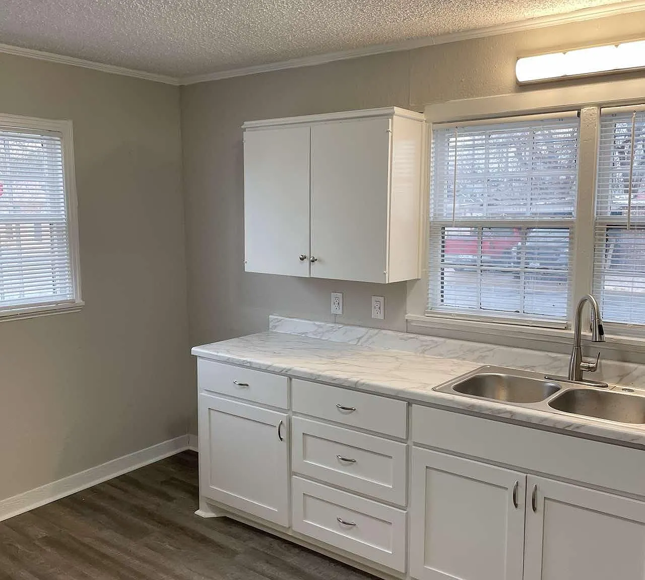4 bed, 1.0 bath, 1226 sqft, $1,199 — Photo 4
