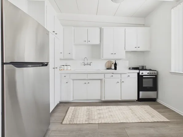 Royal Sepulveda Apartment Homes, 6920 Sepulveda Blvd APT 227, Van Nuys, CA 91405
