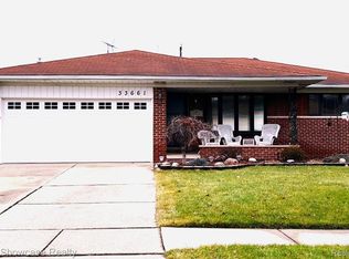 33661 Mina Dr, Sterling Heights, MI 48312