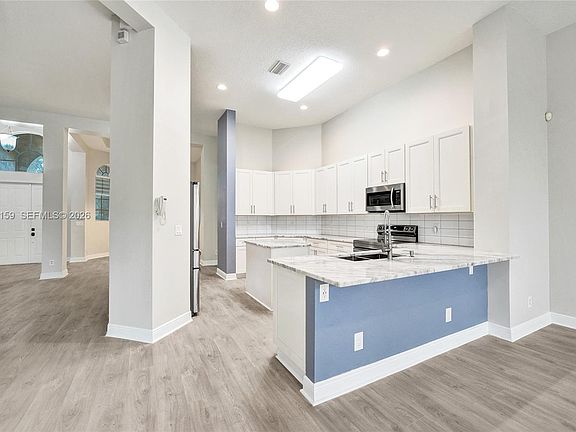 5th image of 6334 SW 192nd Ave