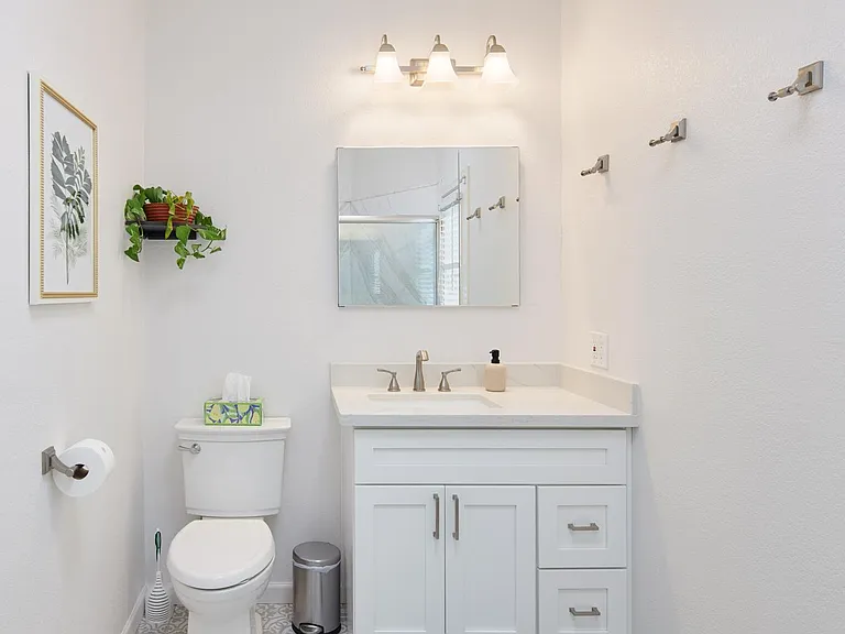 Upgraded En-Suite Bathroom 1 of 3