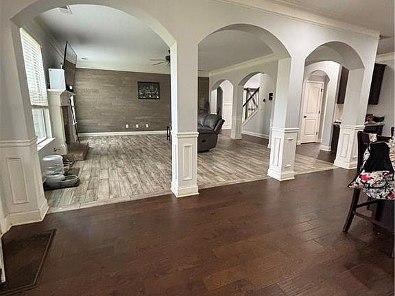 3rd image of 328 Vantage Point