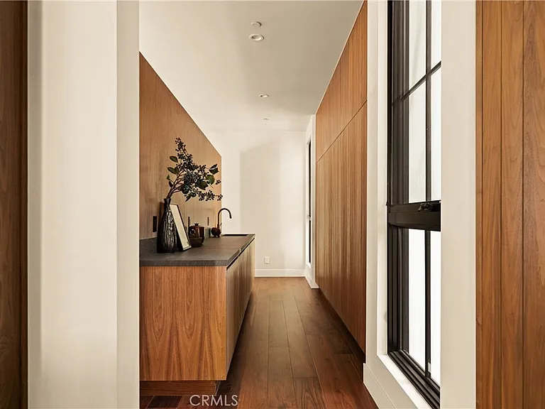 4930 Edgerton Ave — Photo 10