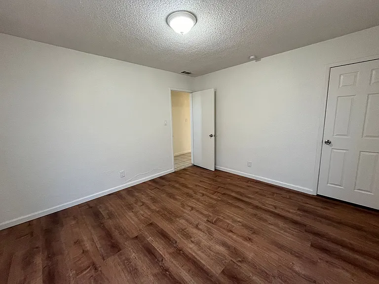 118 Ash St — Photo 6