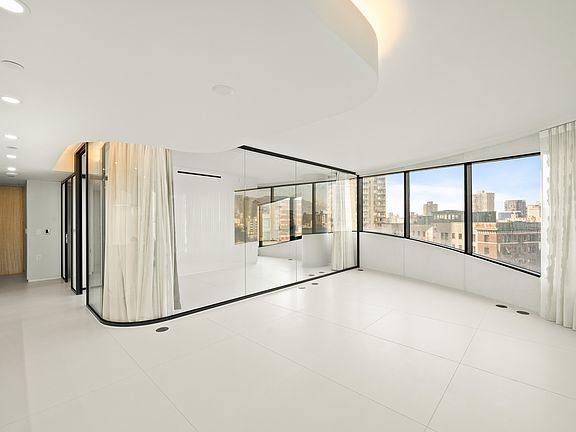 5th image of 1033 Nelson St #905