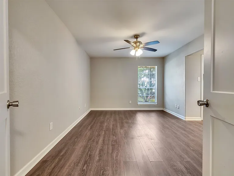2030 Lone Rock Dr — Photo 24