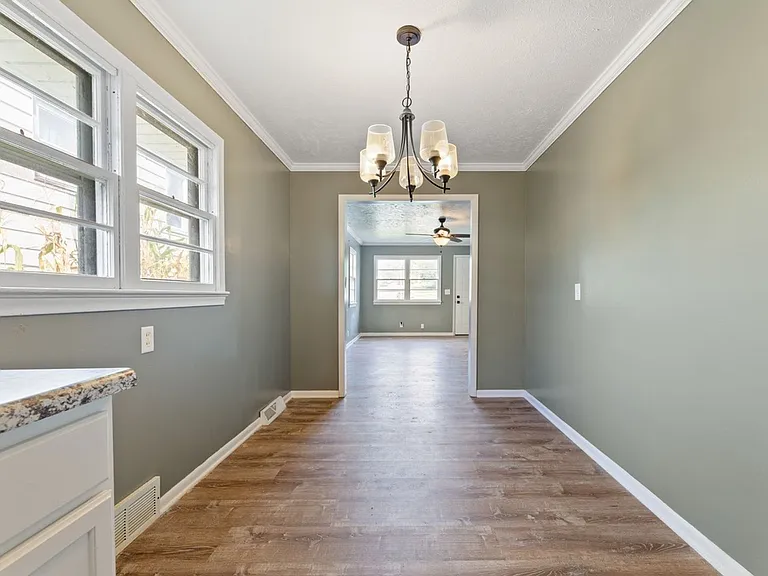 4655 Curtis Ave — Photo 8