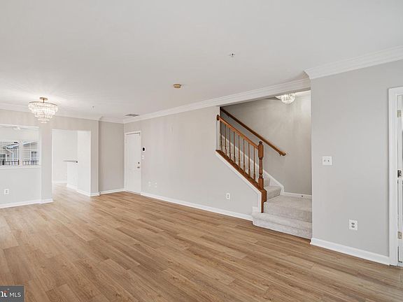 3rd image of 1592 Leeds Castle Dr APT 201