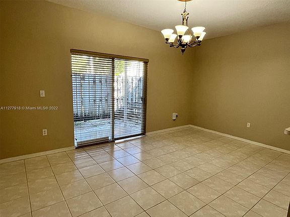 4th image of 2243 SE 25th Ave #2243