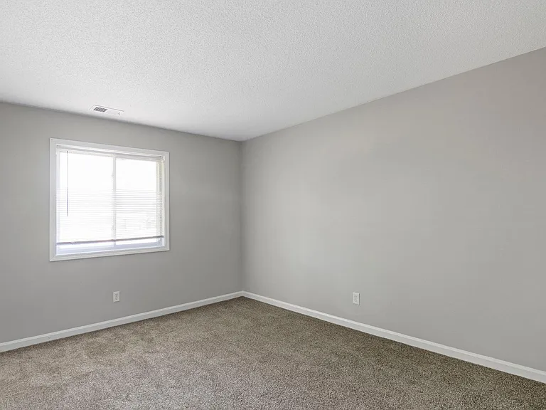 The Vineyards Apartment Homes — Photo 10