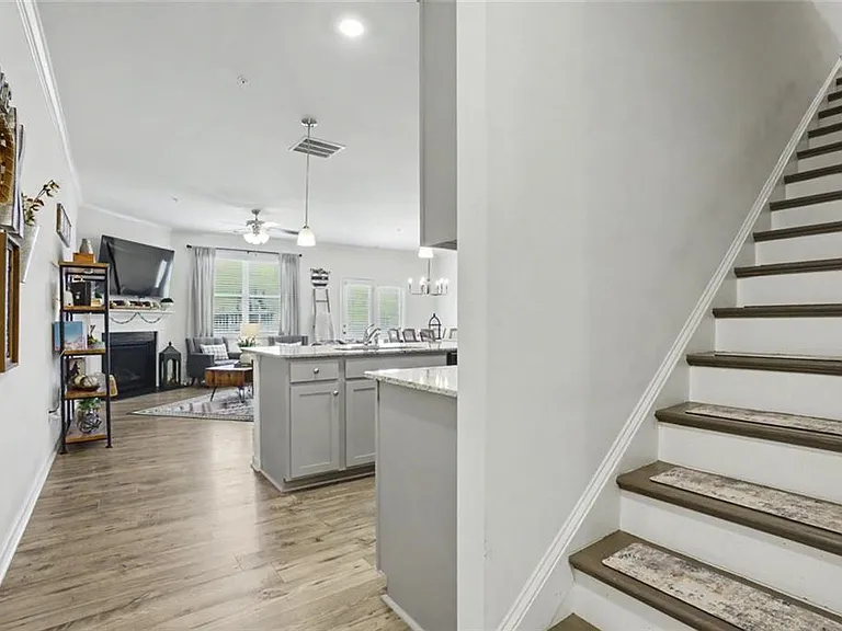 723 Woodstock Grove Dr — Photo 12