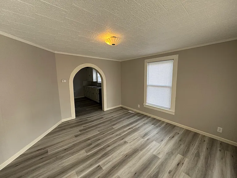 32 Pearl St — Photo 5