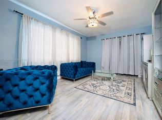 221 N 68th Ter, Hollywood, FL 33024