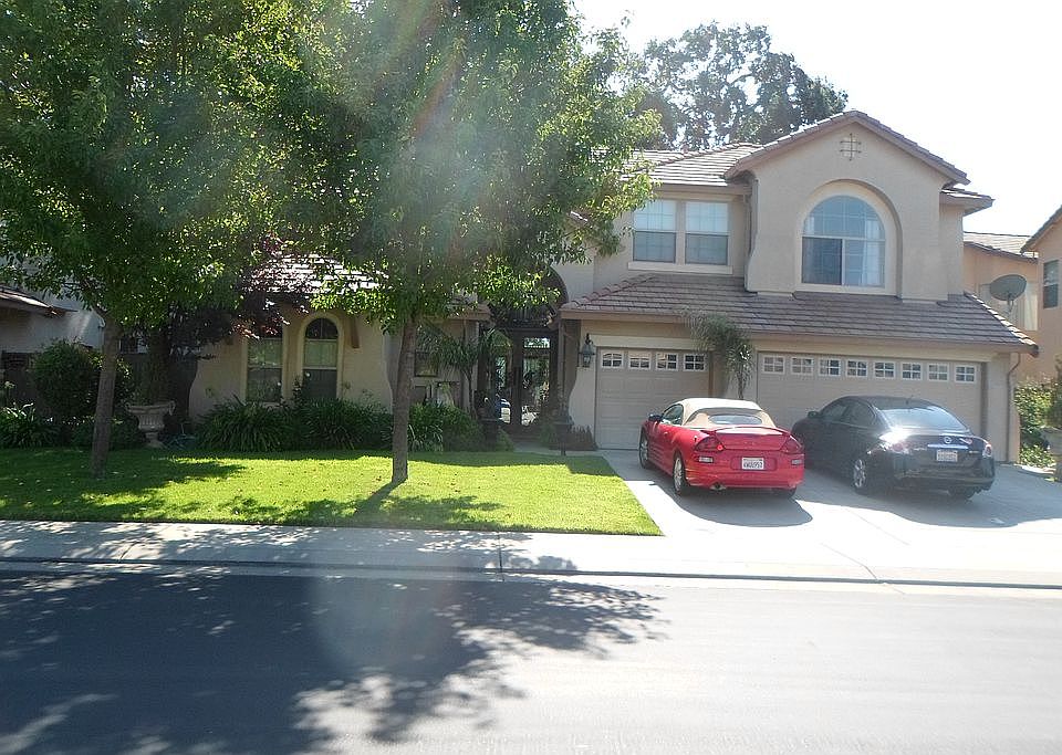 1st image of 335 Woodhaven Pl