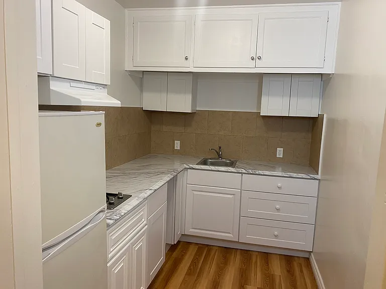 6725 Yucca St — Photo 12