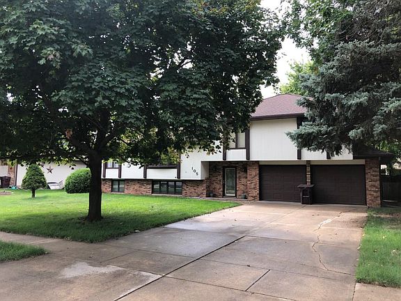 5th image of 105 Broadmoor Dr