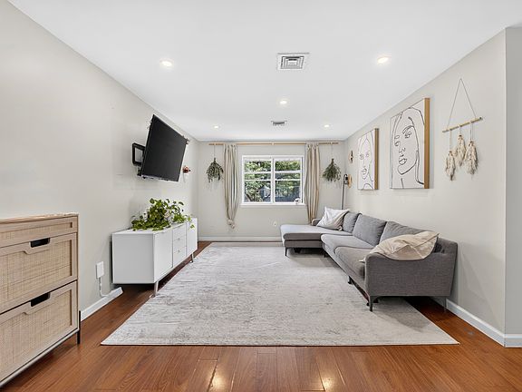 3rd image of 311 Palisade Ave APT 2A