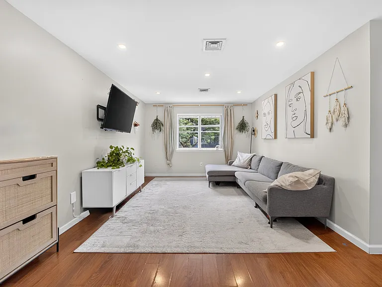 311 Palisade Ave #2A — Photo 3