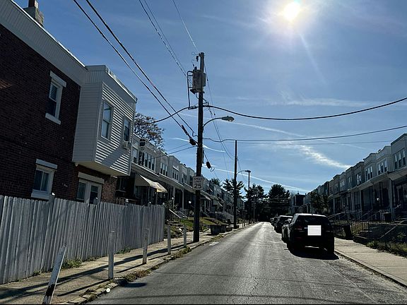4th image of 5726 N Lambert St