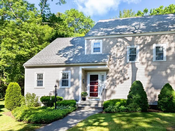 40 Megansett Dr Unit 5, Plymouth, MA 02360