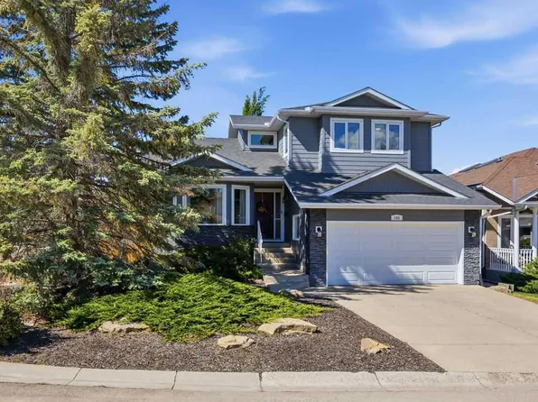 145 S Straddock Cres SW, Calgary, AB T3H 2S8