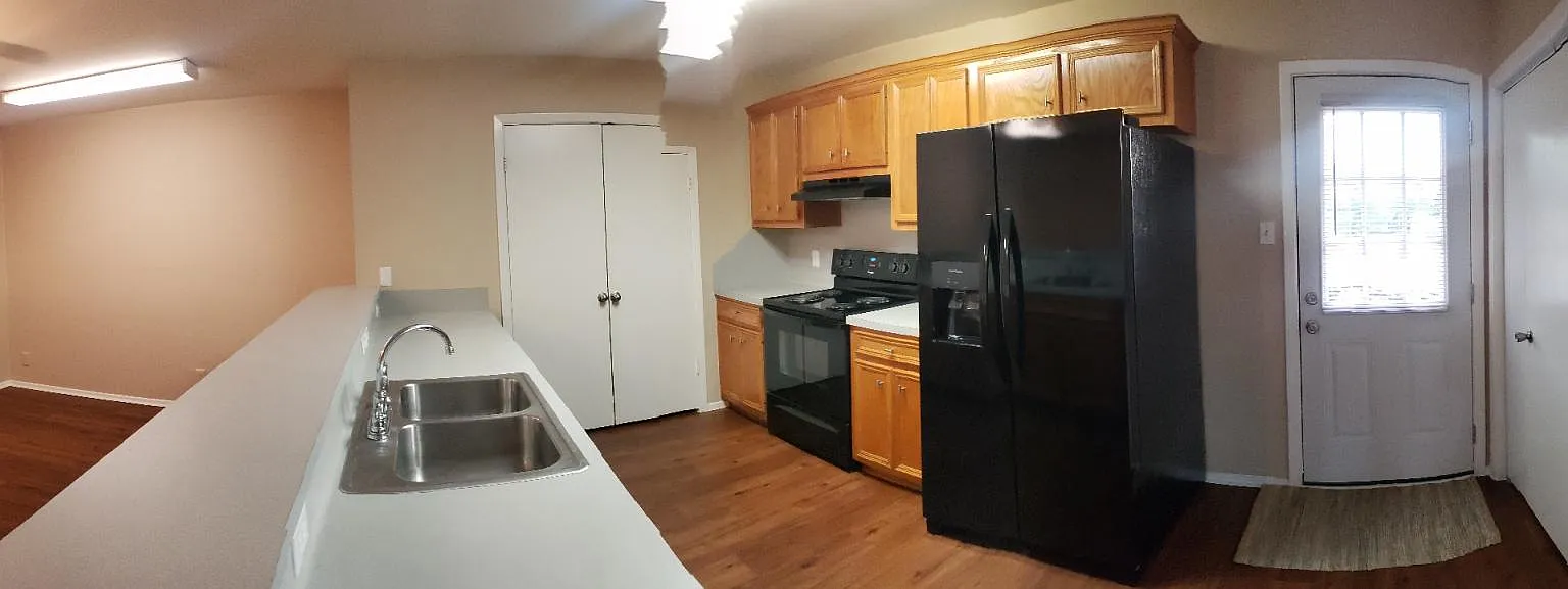 2 bed, 1090 sqft, $1,500 — Photo 4