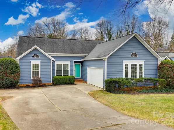 814 Water Wheel Ct, Charlotte, NC 28209