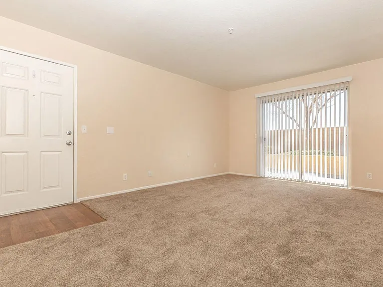 Desert Heights Apartment Homes — Photo 23